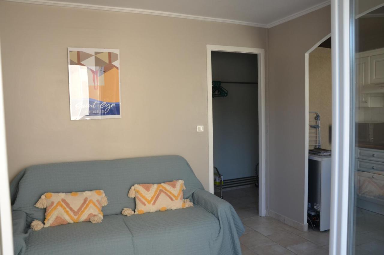 Ferienwohnung Les Pieds Dans L'Eau Saint-Cyr-sur-Mer Exterior foto