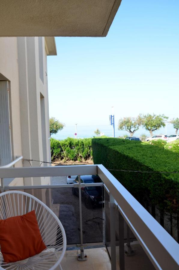 Ferienwohnung Les Pieds Dans L'Eau Saint-Cyr-sur-Mer Exterior foto
